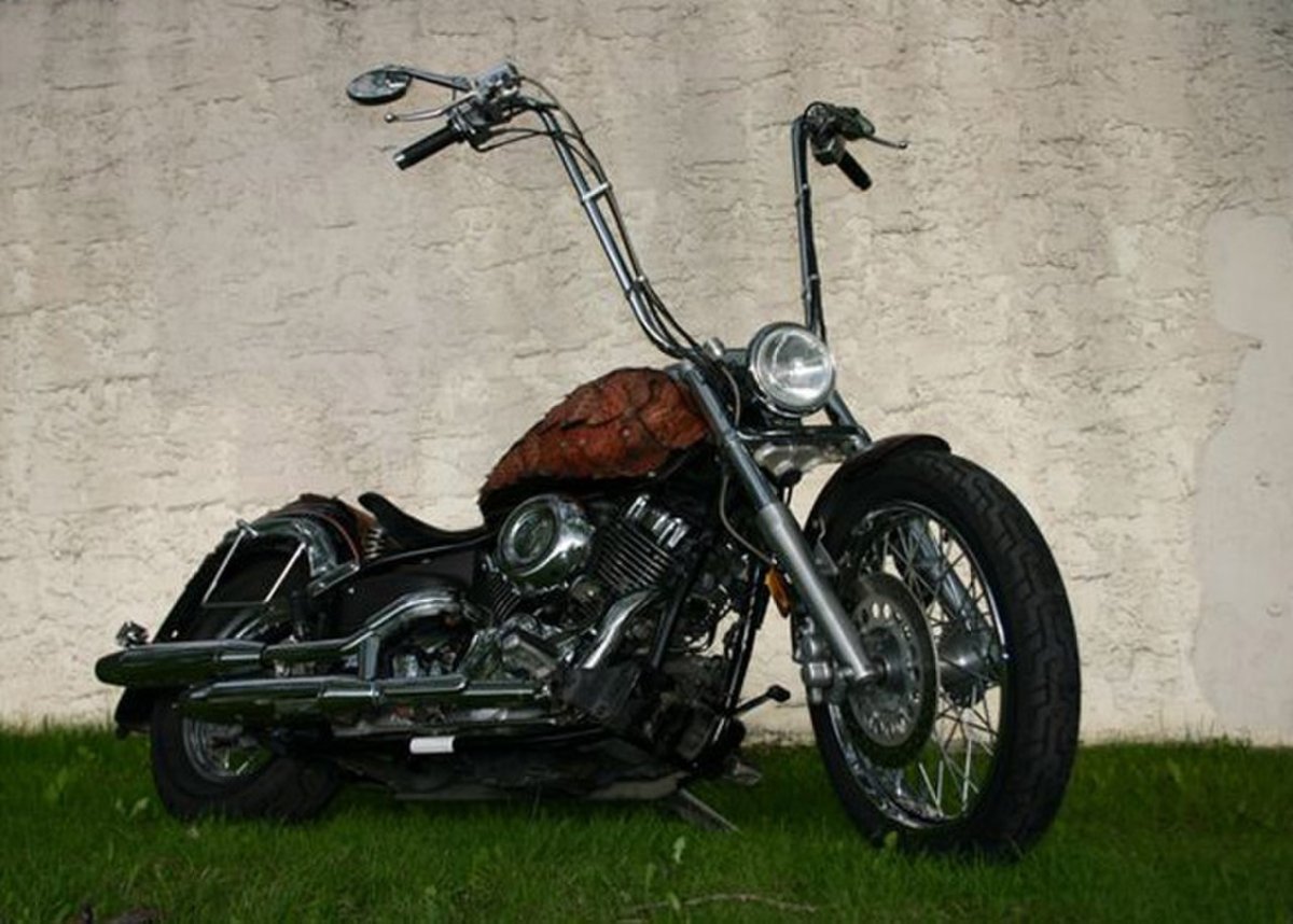 Мотоцикл с высоким рулем