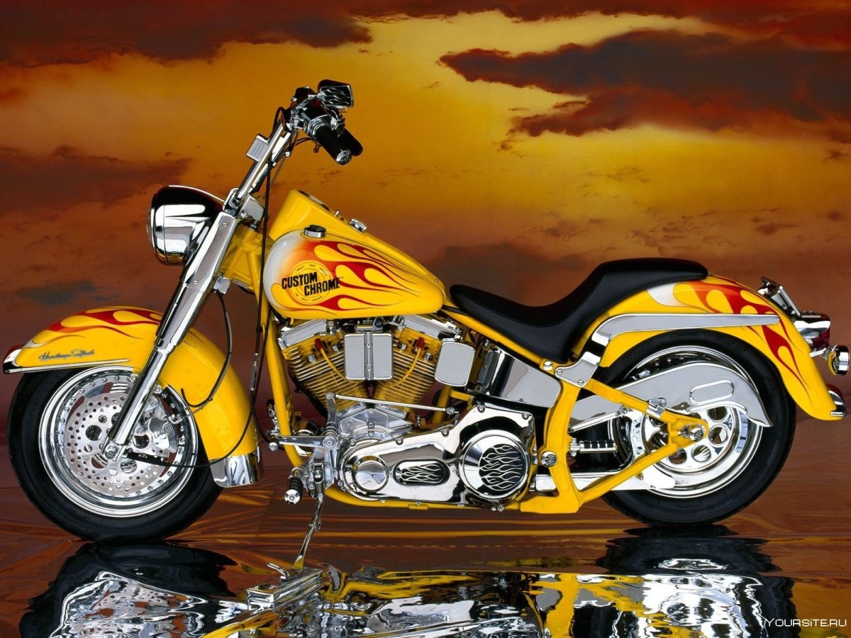 Желтые мотоциклы Харлей Дэвидсон