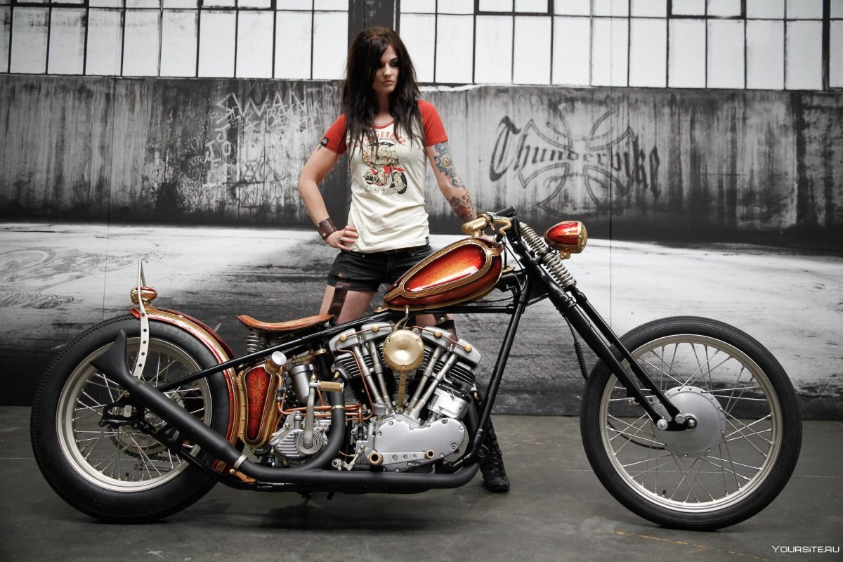 Харлей Дэвидсон кастом и девушки