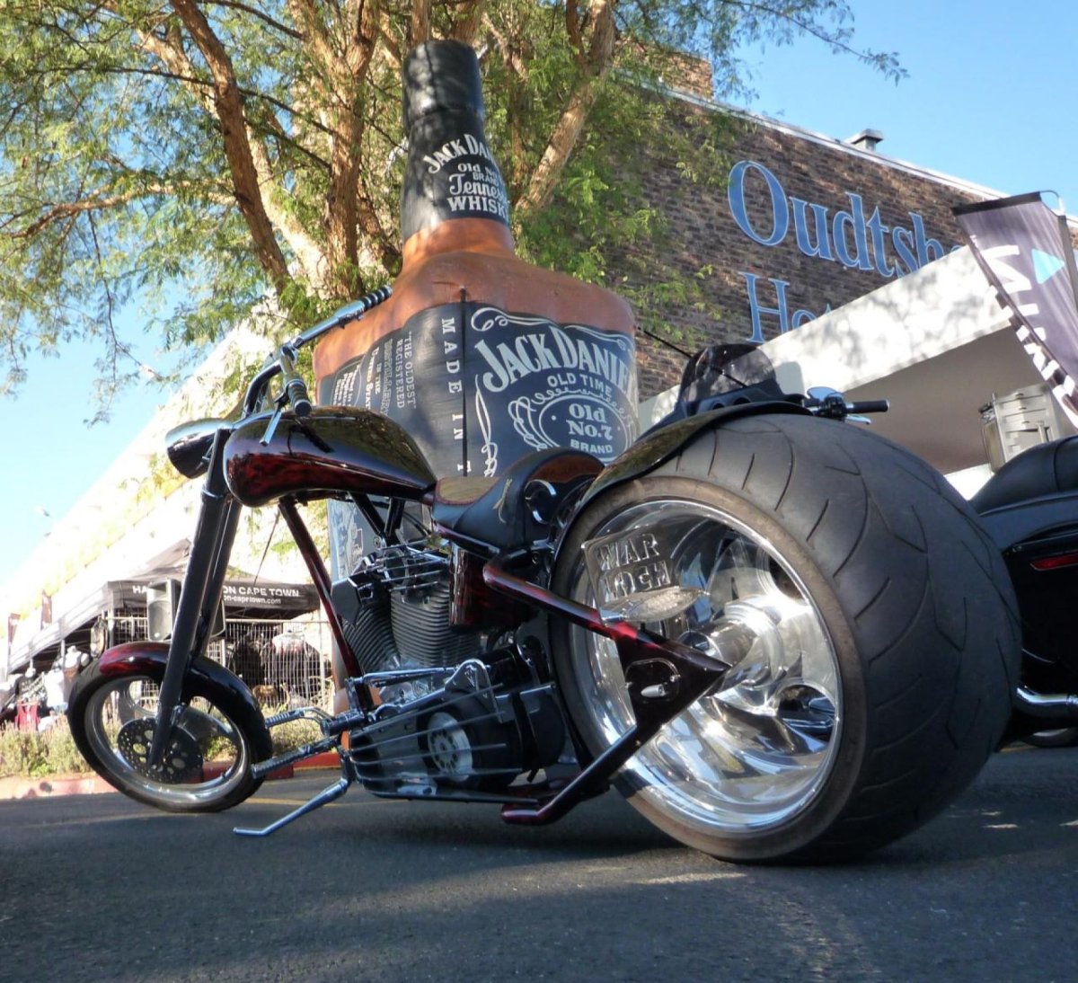 Harley Davidson с широким колесом