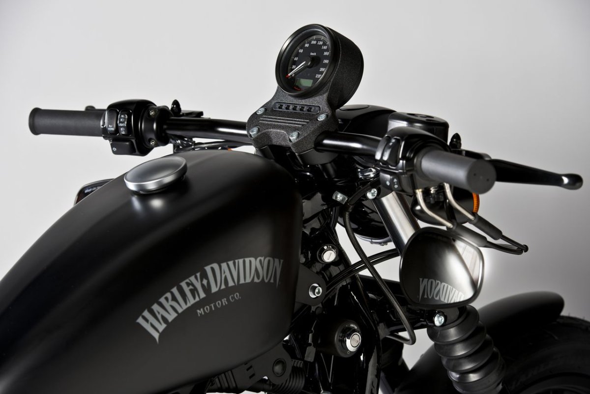 Harley Davidson Sportster Iron 883 specs