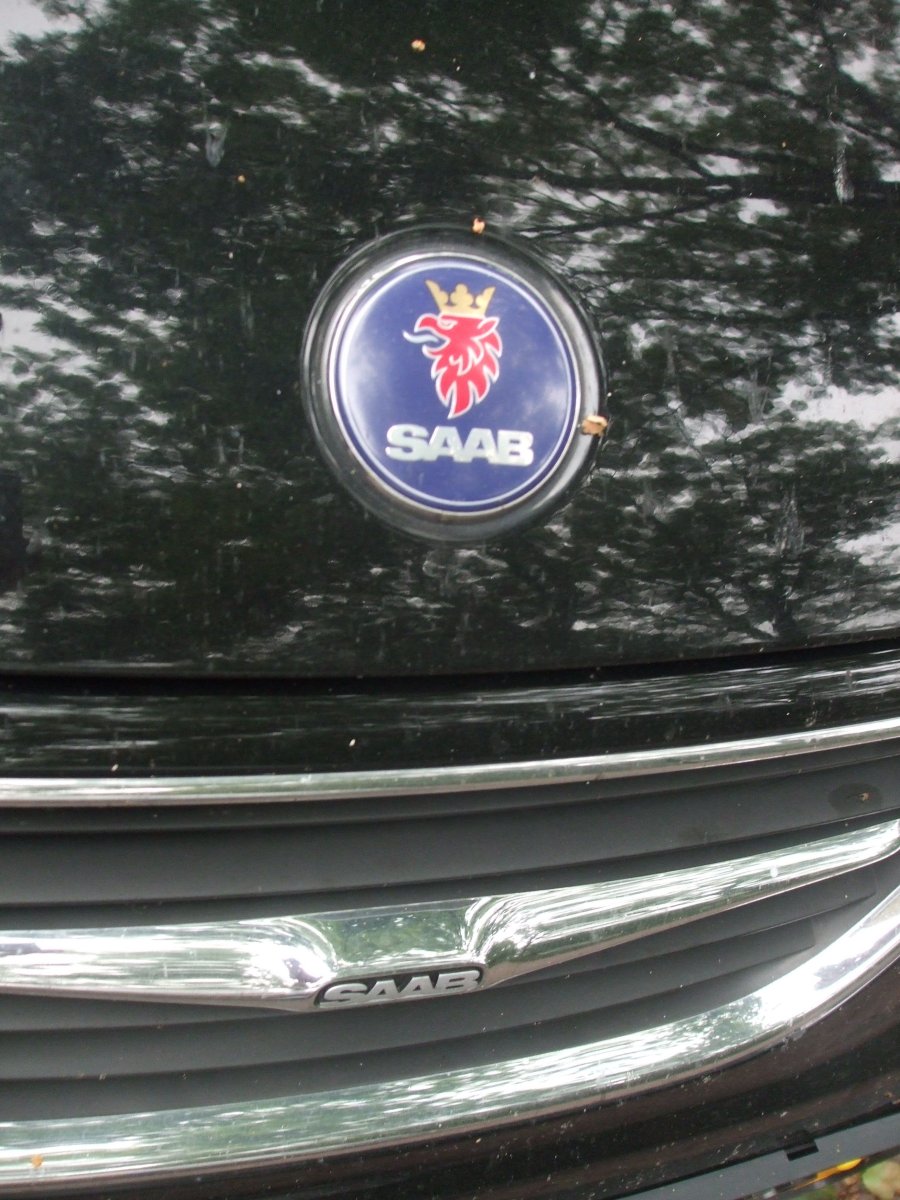 Saab машина значок