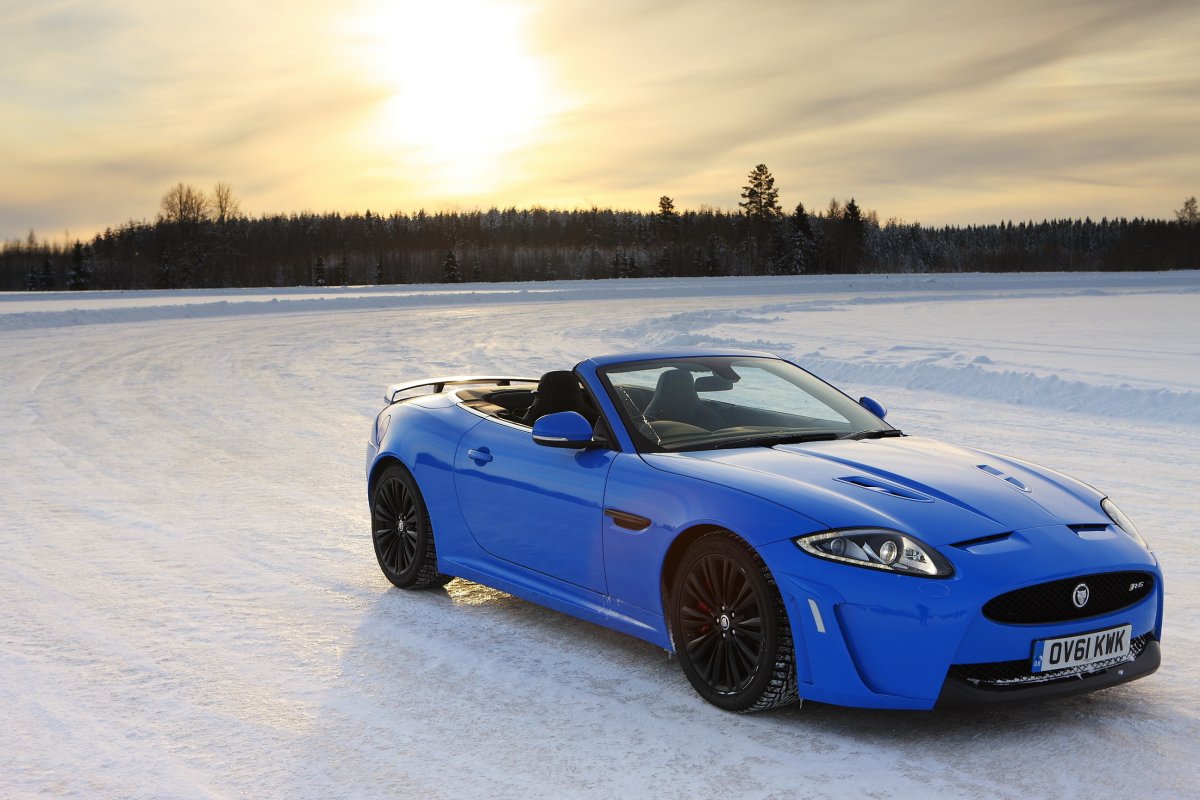 Jaguar XKR S 11