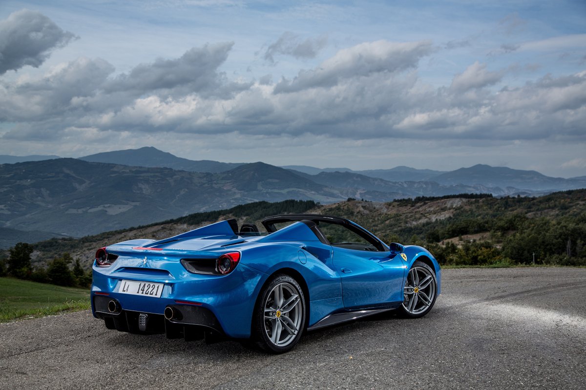 Феррари 488 Spider