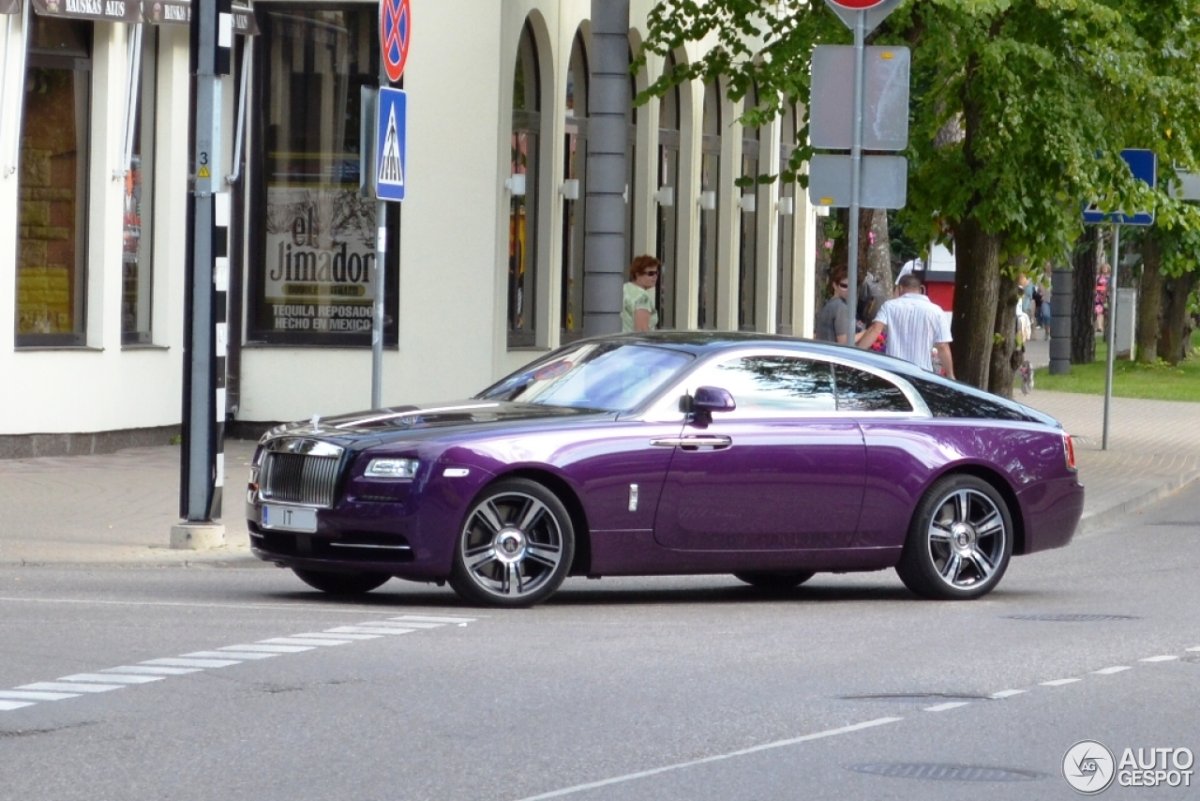 Rolls Royce Wraith фиолетовый