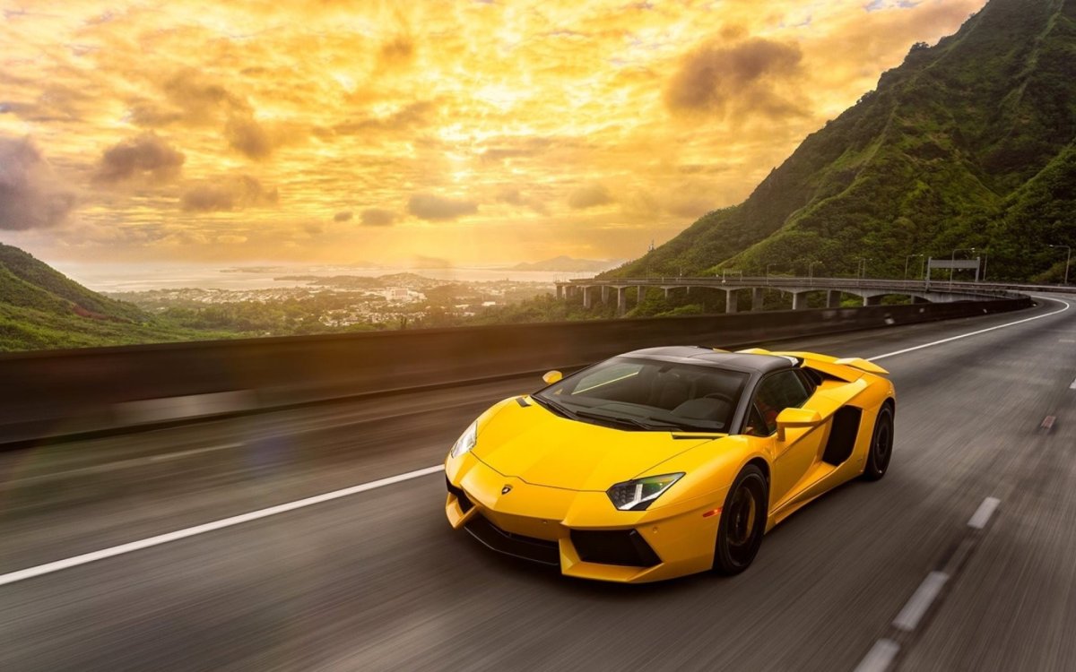 Lamborghini Aventador lp700-4 Yellow