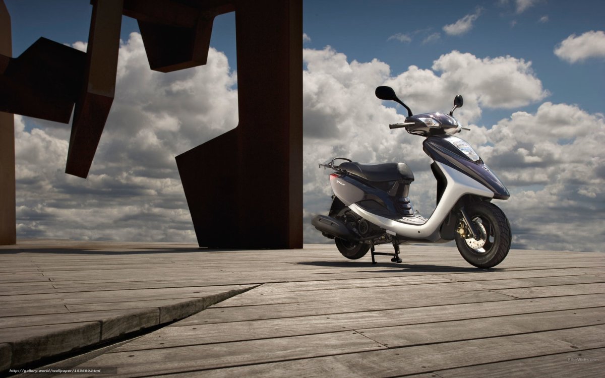 Скутер Yamaha Louis Vuitton