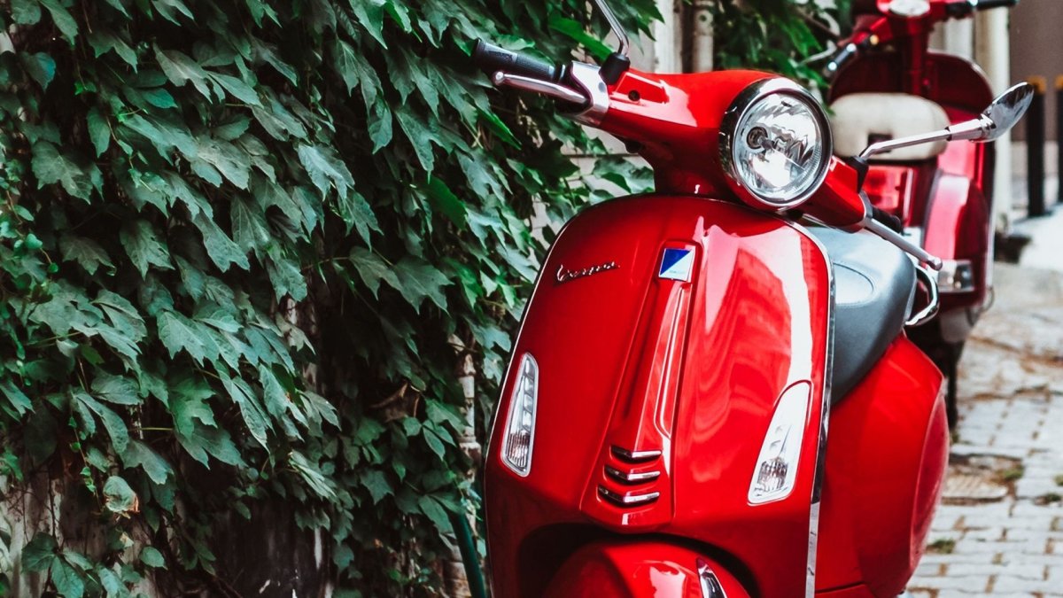 Vespa красный