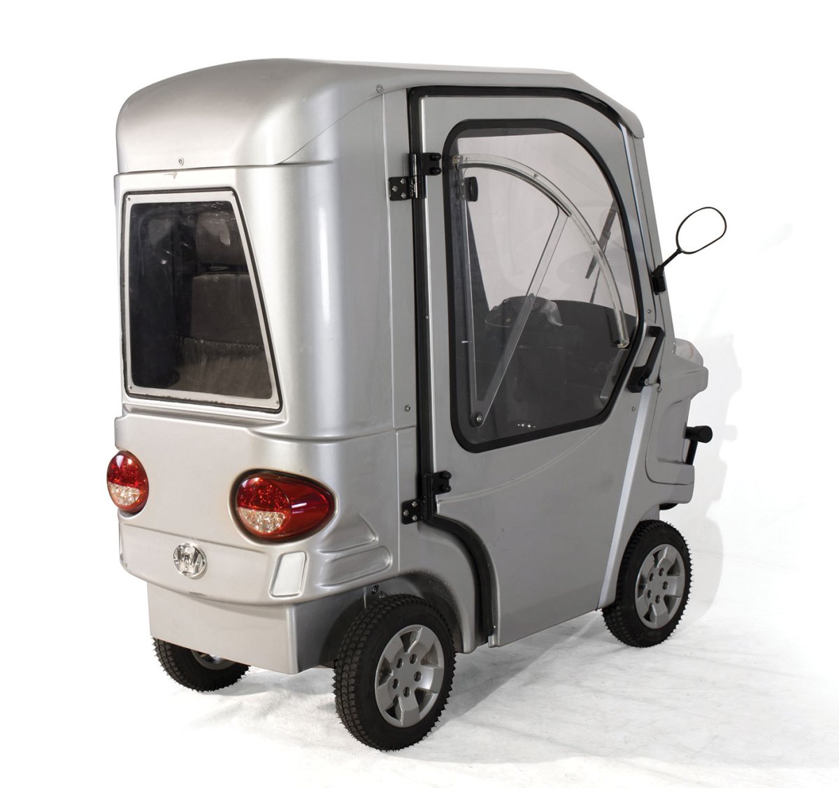 Трискутер с кабиной бензиновый