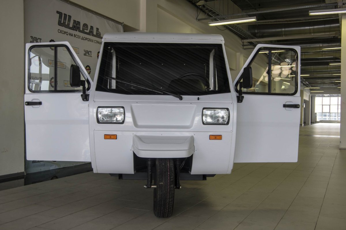 Шмель 200 стандарт грузовой трицикл с кабиной