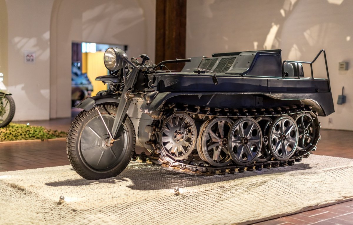 Мотоцикл «Kettenkrad HK 101»