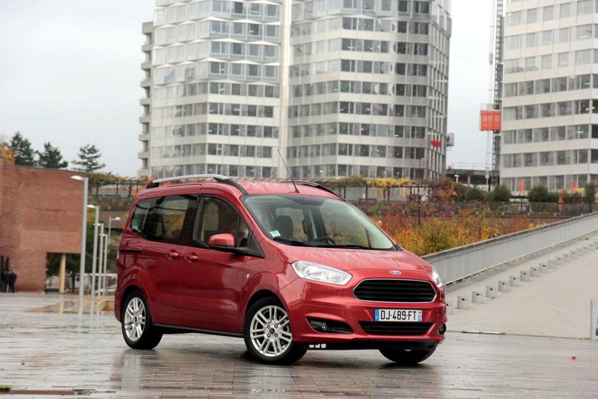 Ford Tourneo Courier, 2017