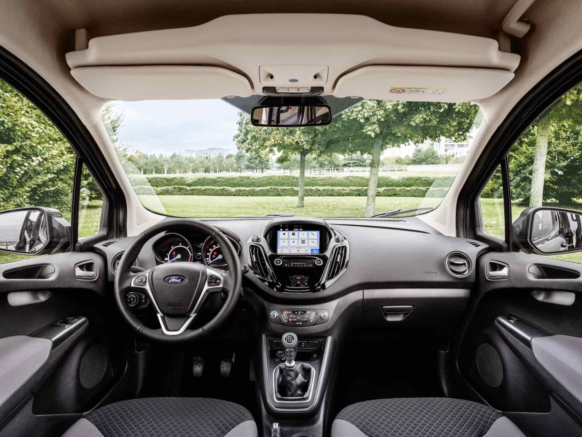 Ford Tourneo Courier, 2017