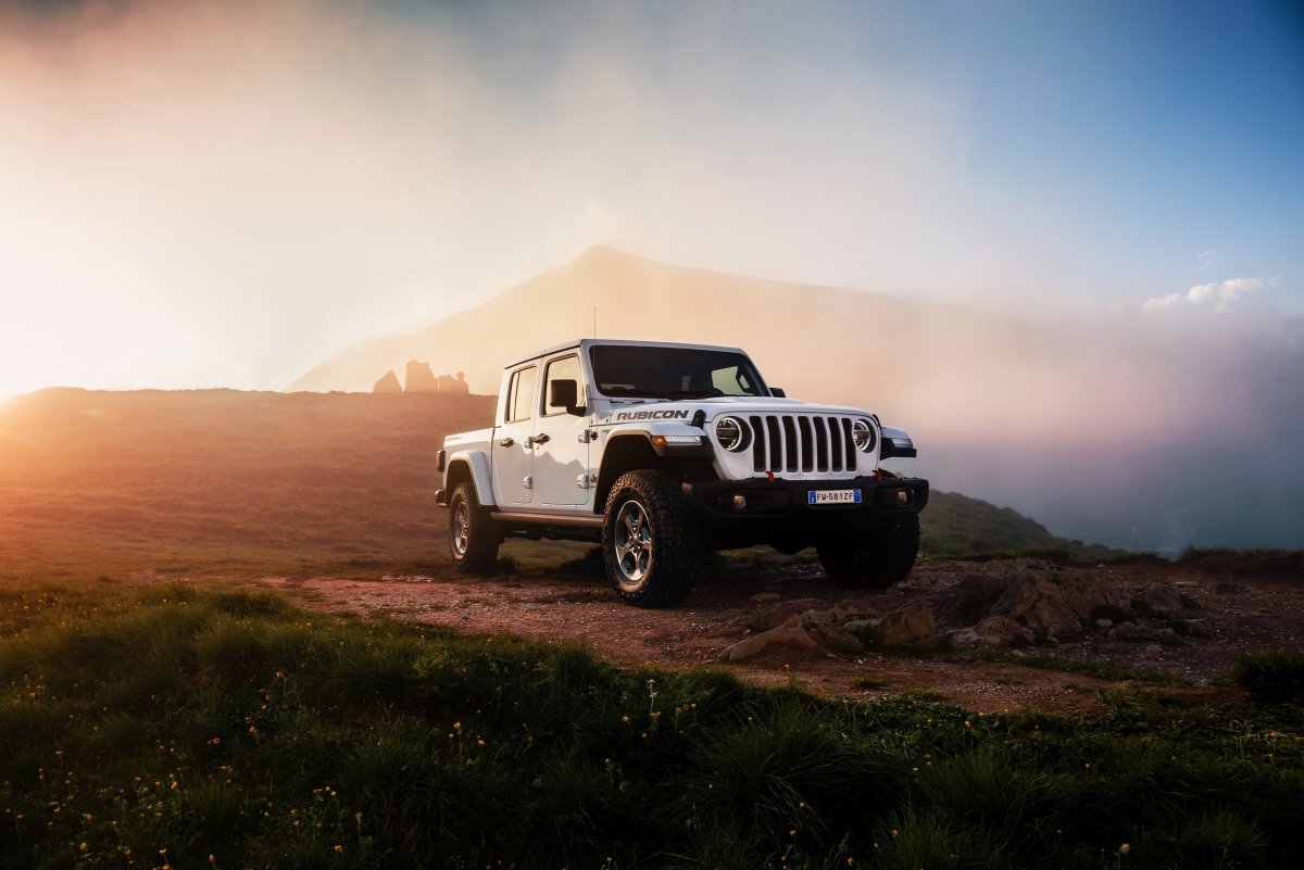 Jeep Rubicon пикап белый