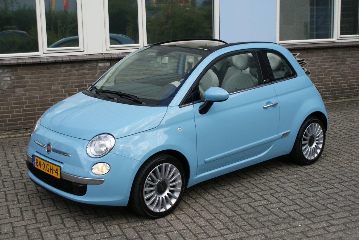 Fiat 500 голубой