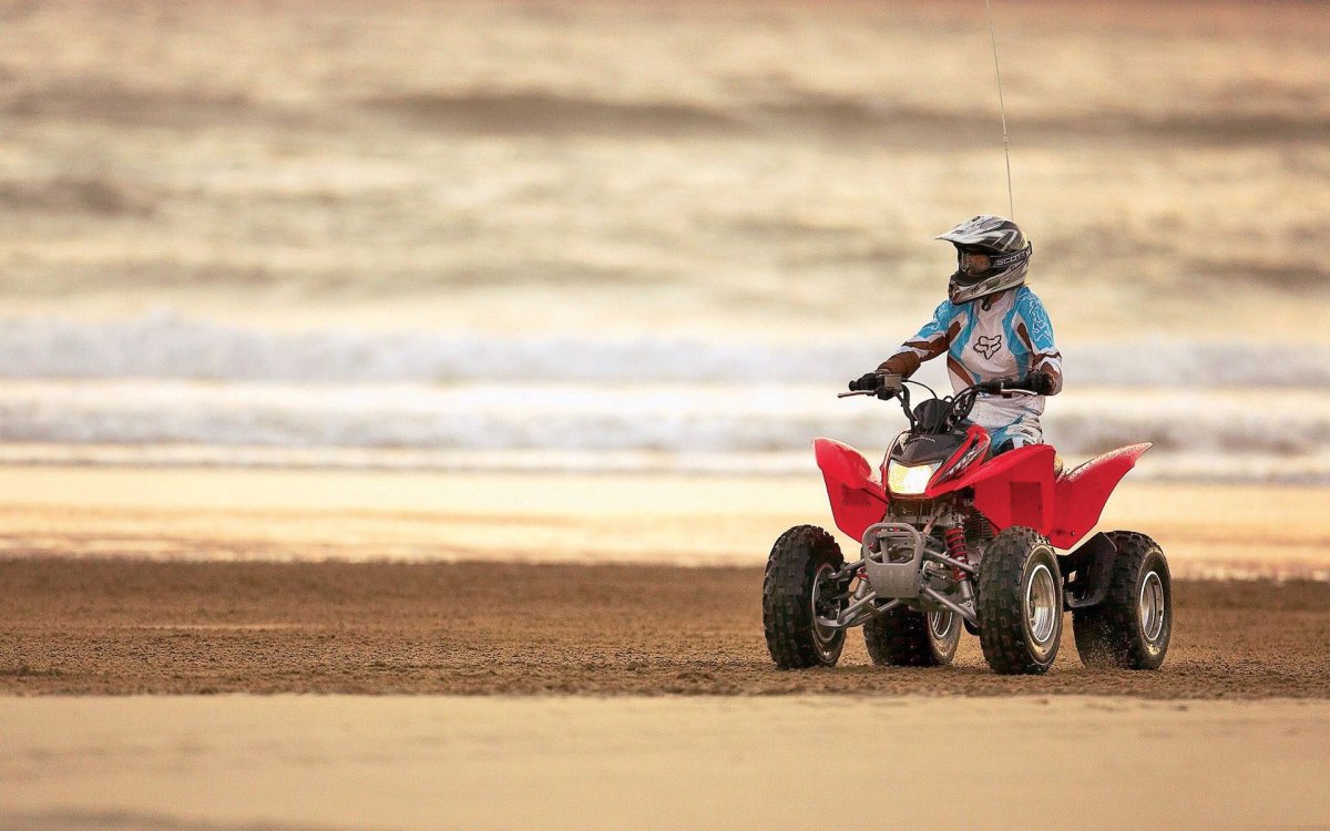 Квадроцикл по песку спорт
