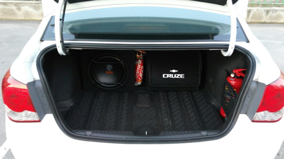Chevrolet Cruze седан багажник
