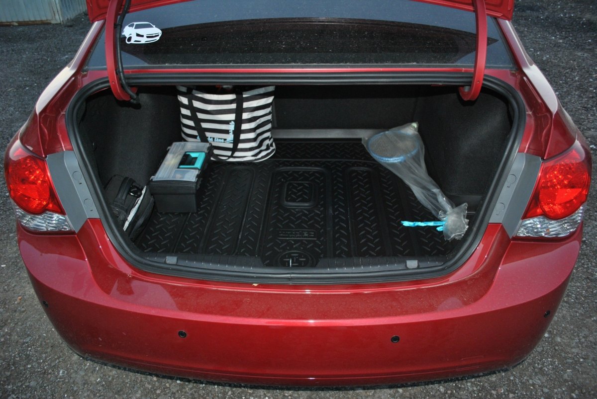 Шевроле Круз 2010 багажник
