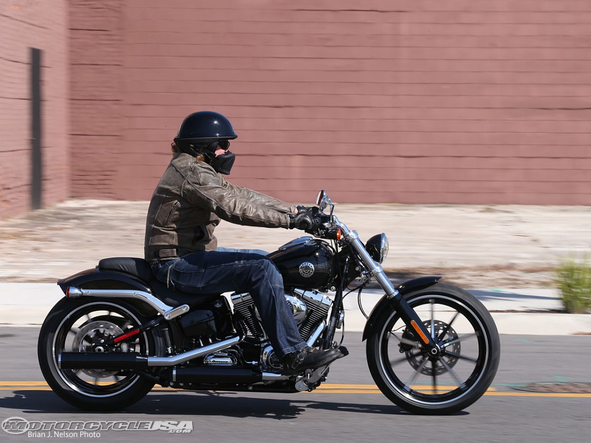 Harley Davidson Breakout шлем