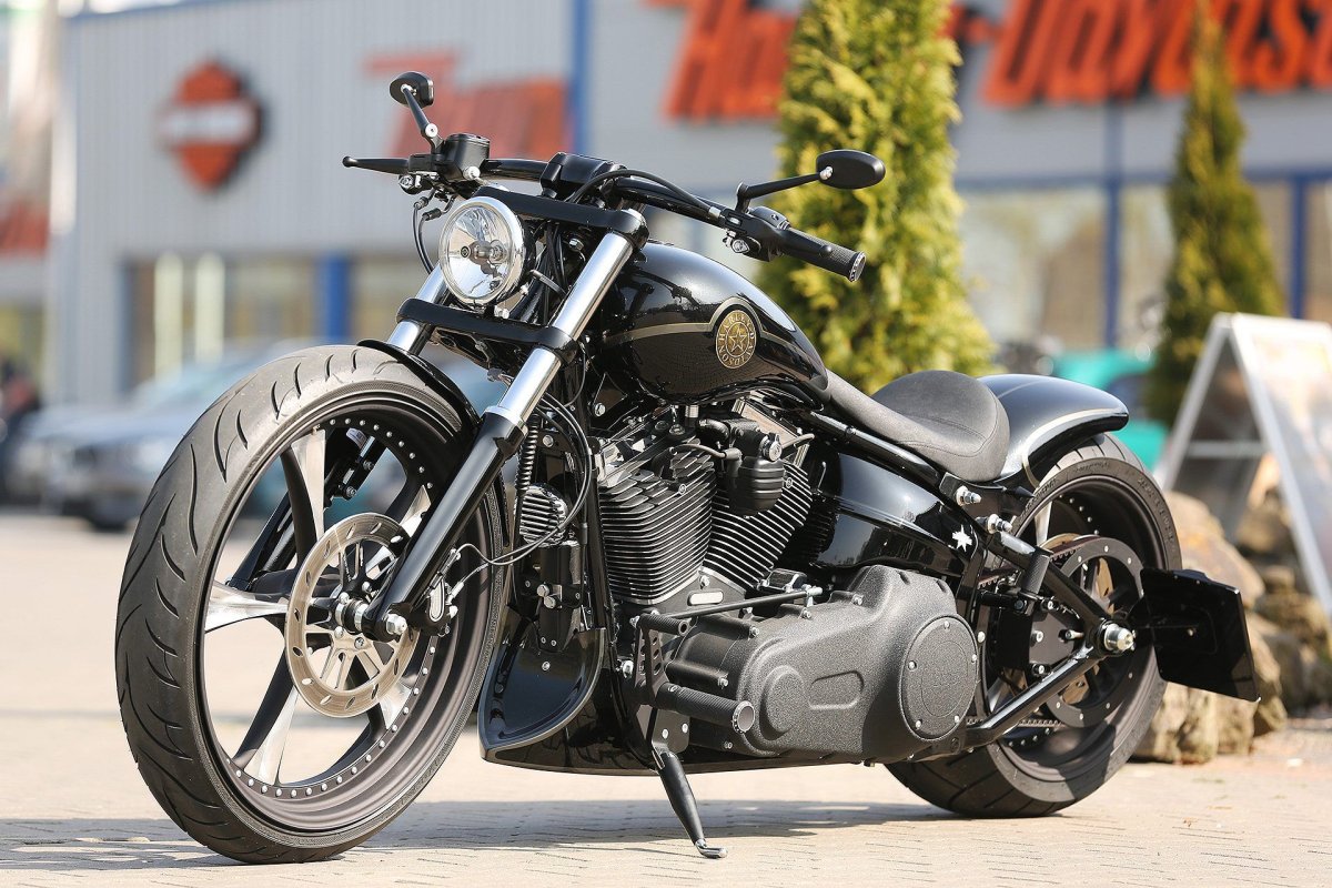 Мотоцикл Harley Davidson Breakout