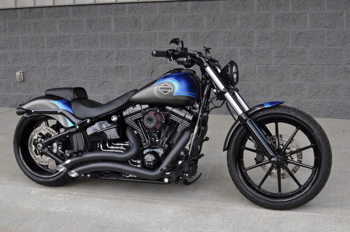 Мотоцикл Harley Davidson Breakout