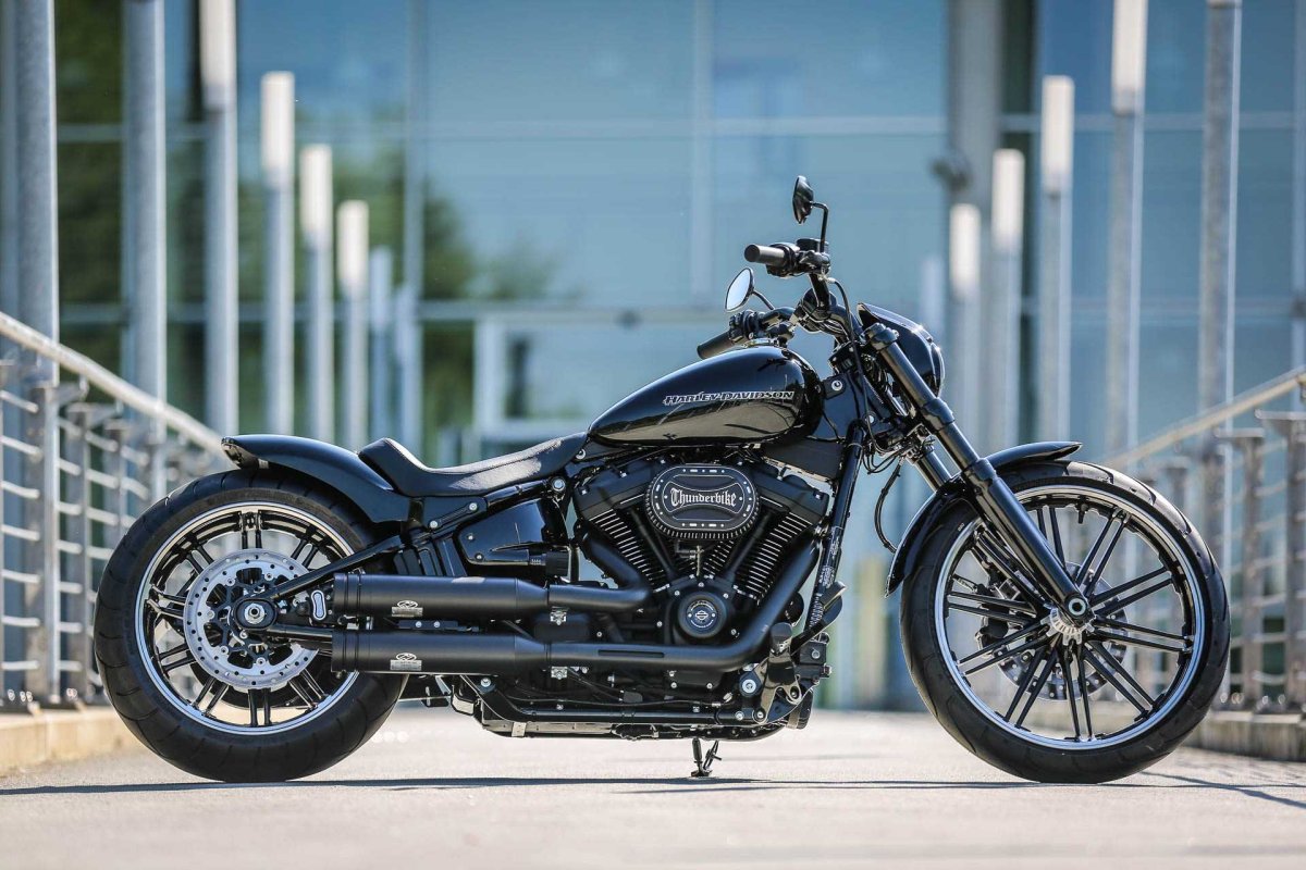 Чоппер Harley Davidson Breakout