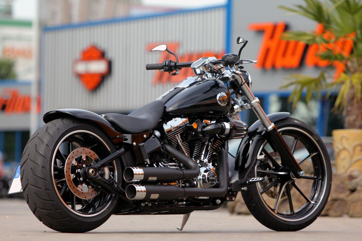 Чоппер Harley Davidson Breakout
