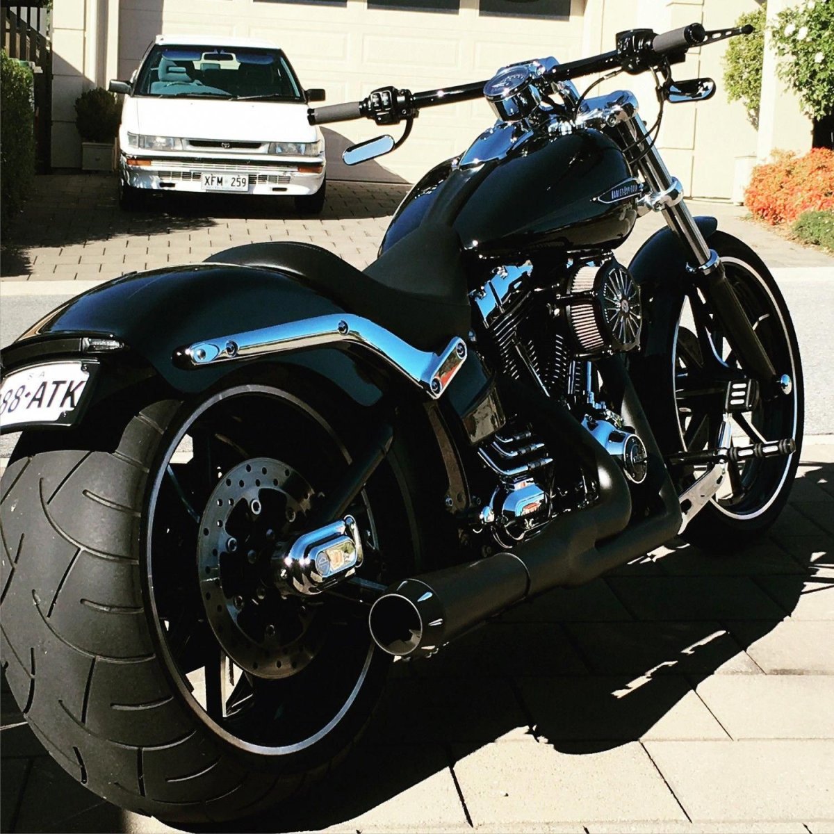 Чоппер Harley Davidson Breakout
