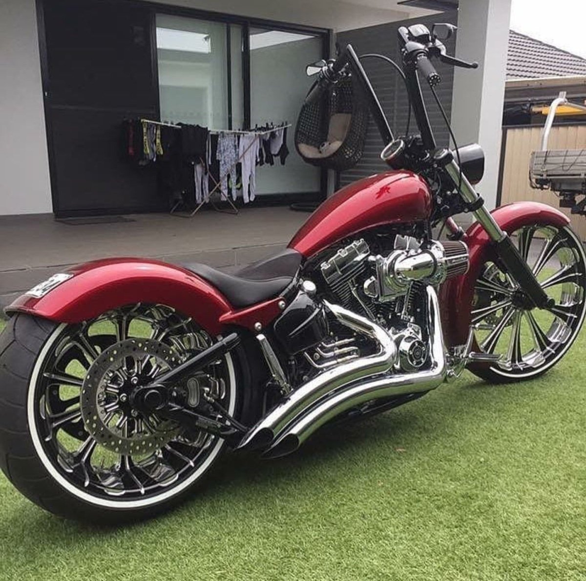 Мотоцикл Harley Davidson Breakout
