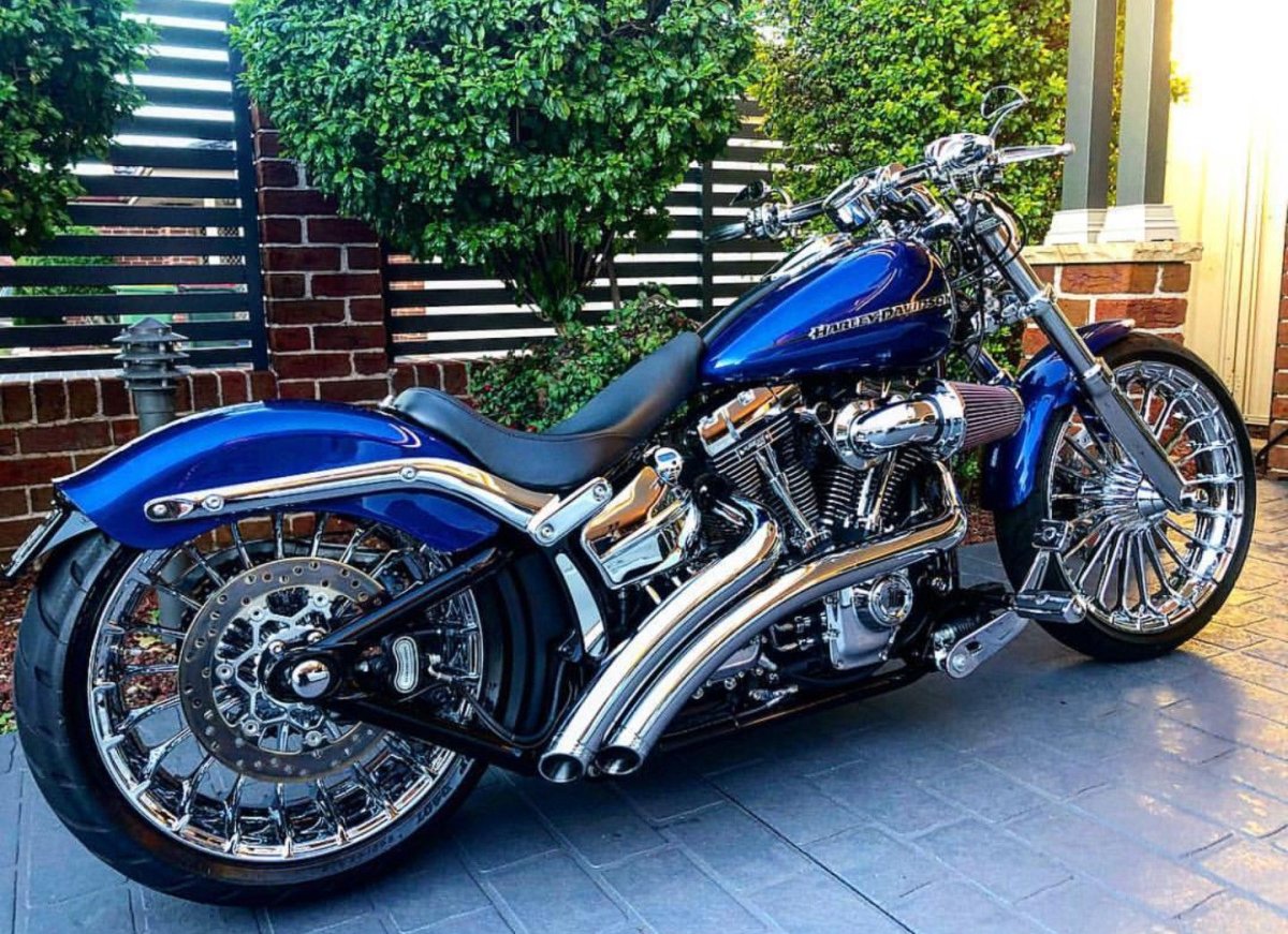 Harley Davidson Softail Breakout FXBR