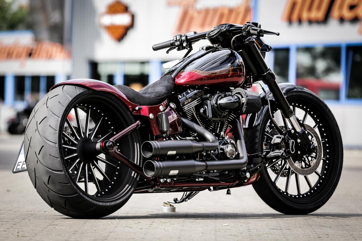 Чоппер Harley Davidson Breakout
