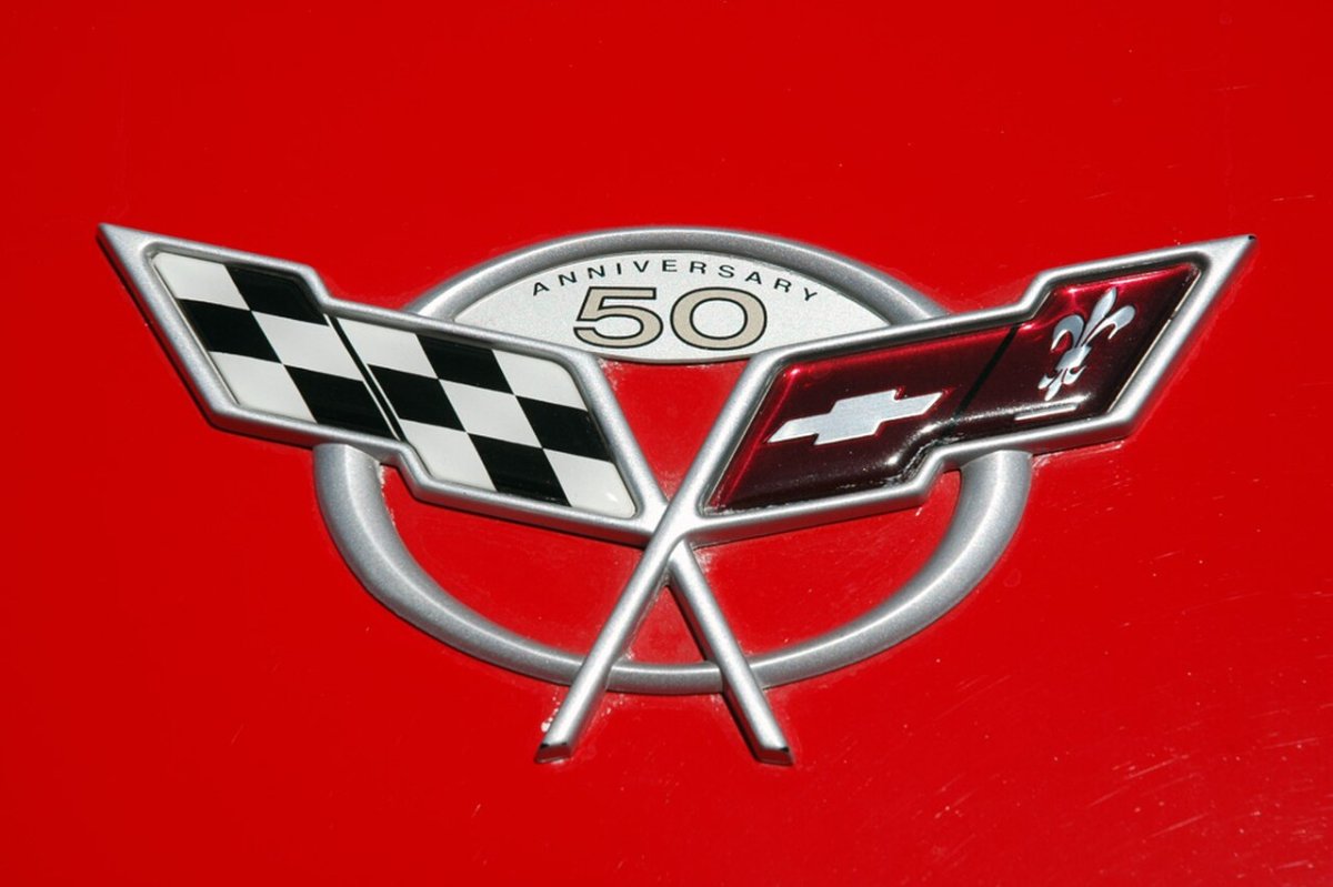Американские марки автомобилей логотипы