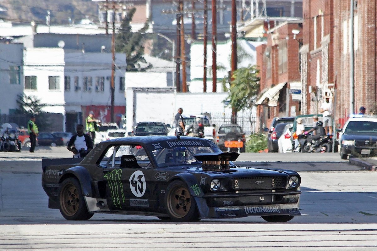 Джимхана Ford Ford Mustang