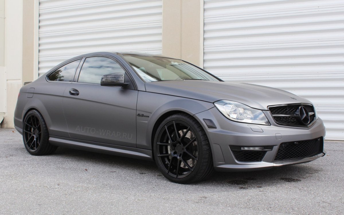 C63 AMG серый