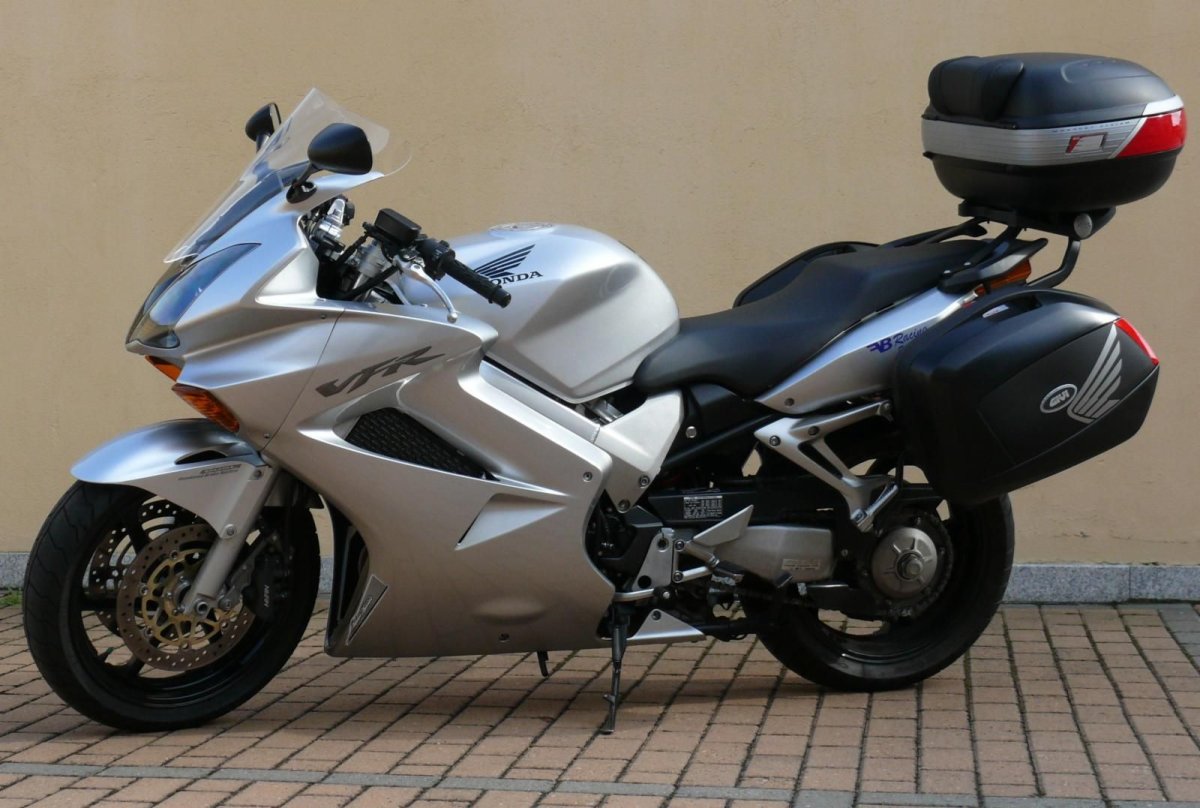 Мотоцикл Хонда ВФР 800