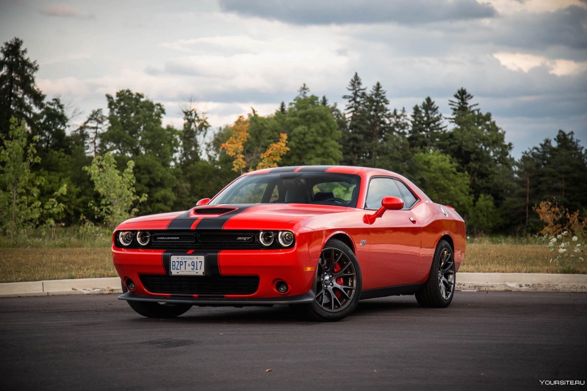 Dodge Challenger srt 2016