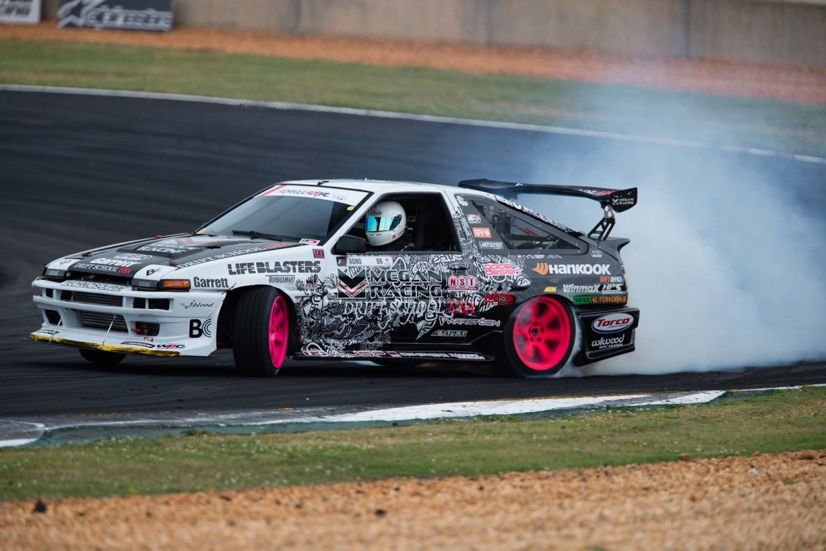 Toyota ae86 Trueno дрифт