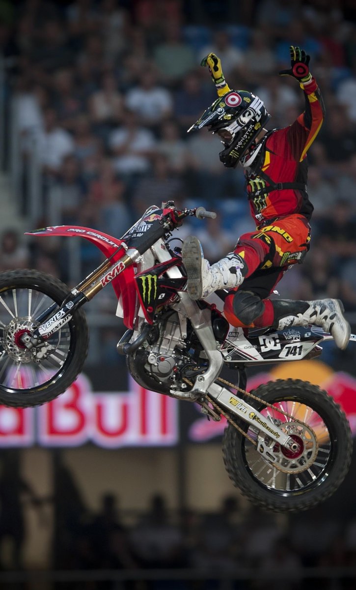 Кроссовый мотоцикл ред Булл