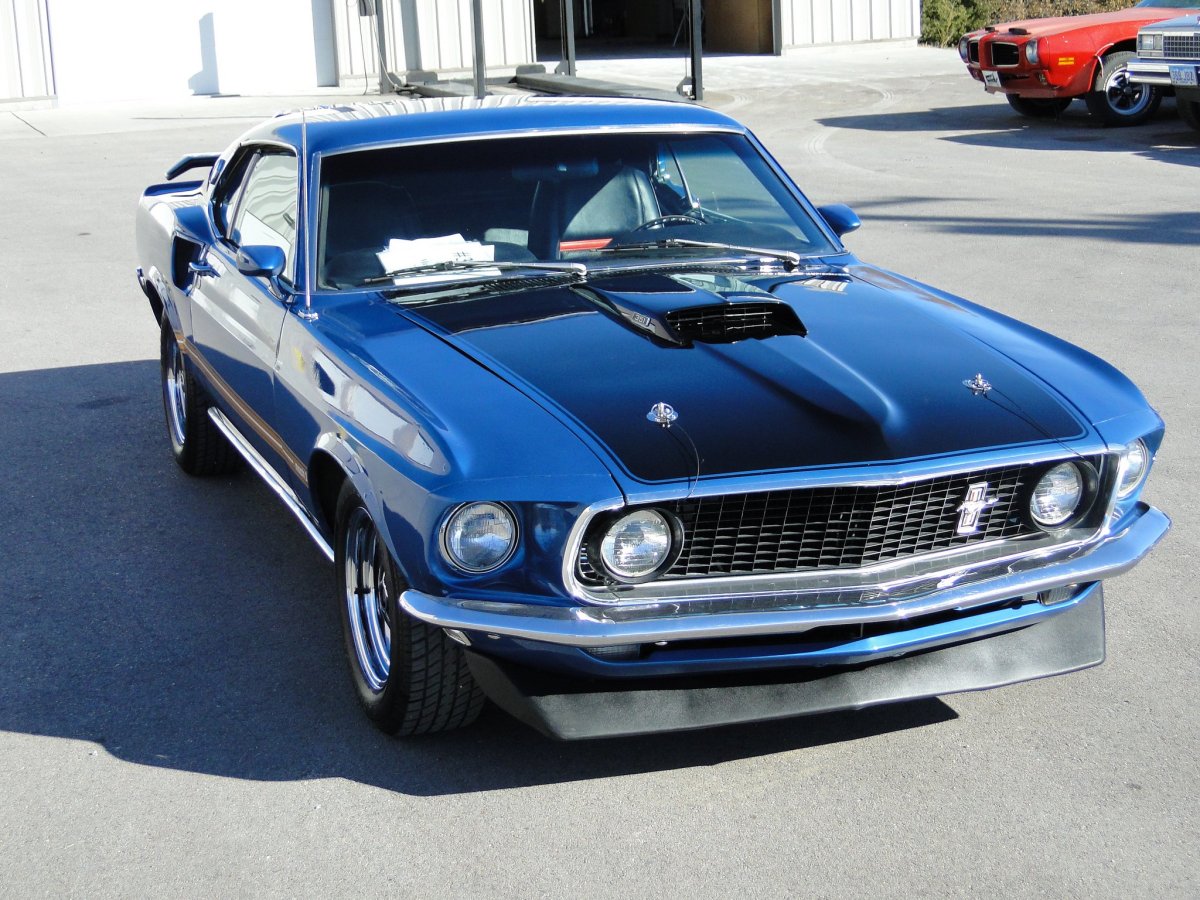 Купить старый форд. Форд Мустанг 1969. Ford Mustang 1969 Blue. Ford Mustang 1969 Coupe. Ford Mustang 1969 синий.