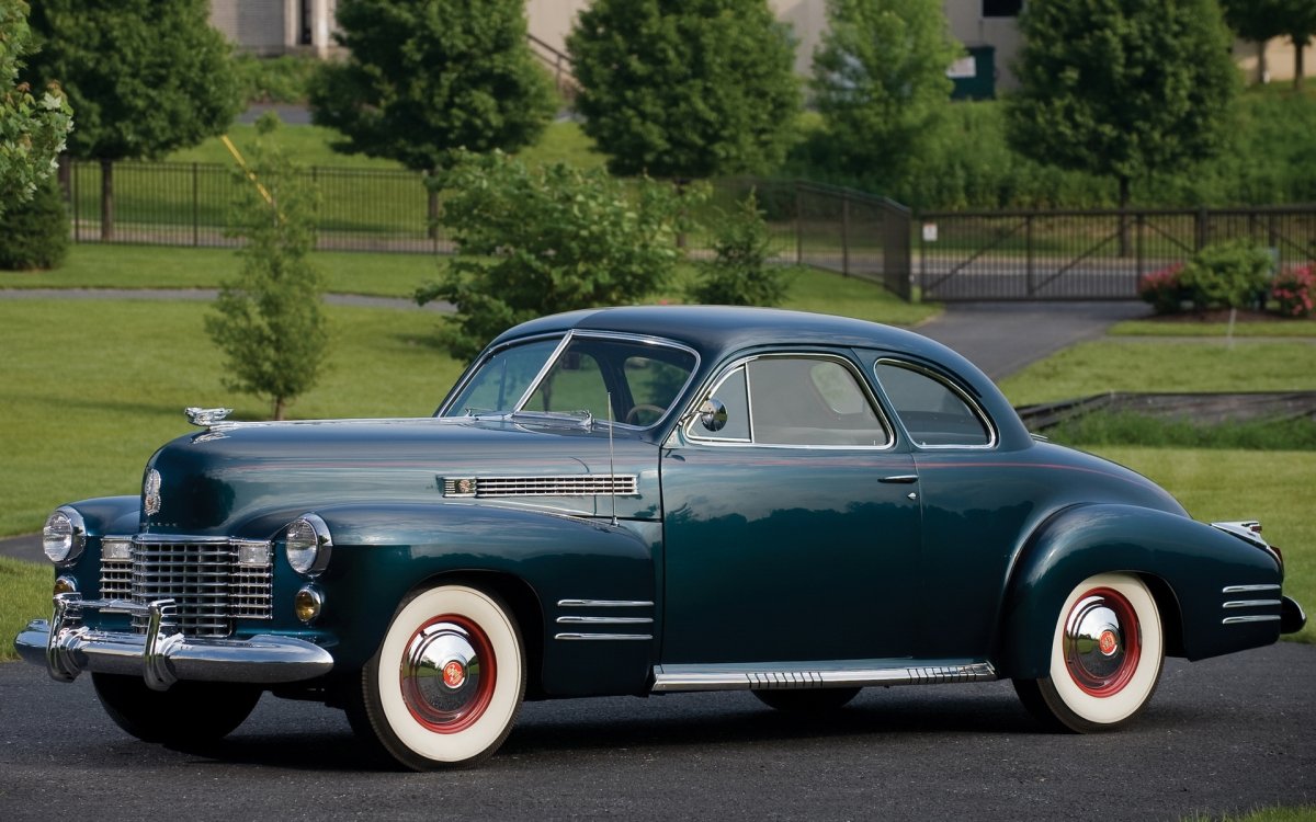 1941 Cadillac Sixty-two Coupe