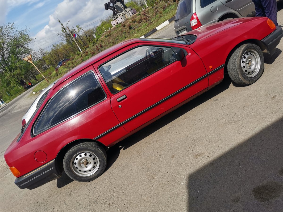 Ford Sierra 1990 купе