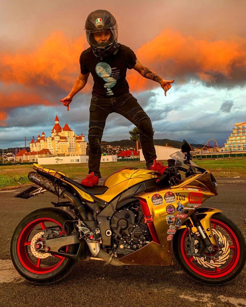 Золотая Yamaha r1 Diablo