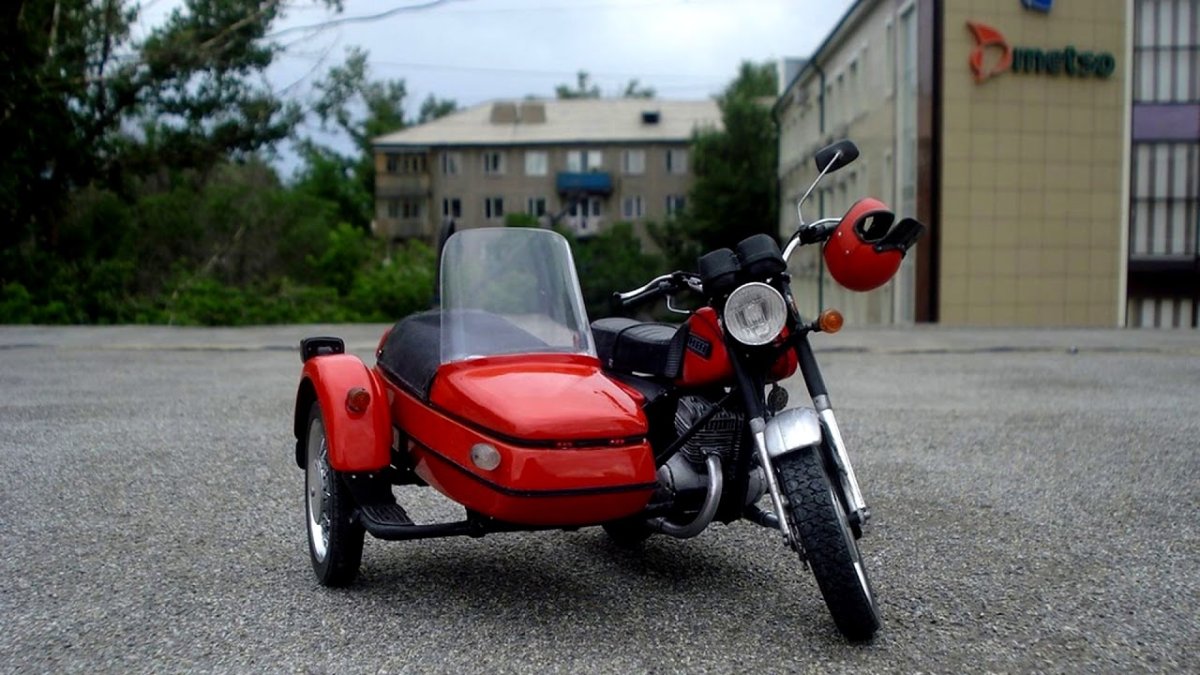 Модель мотоцикла ИЖ Юпитер 5 с коляской