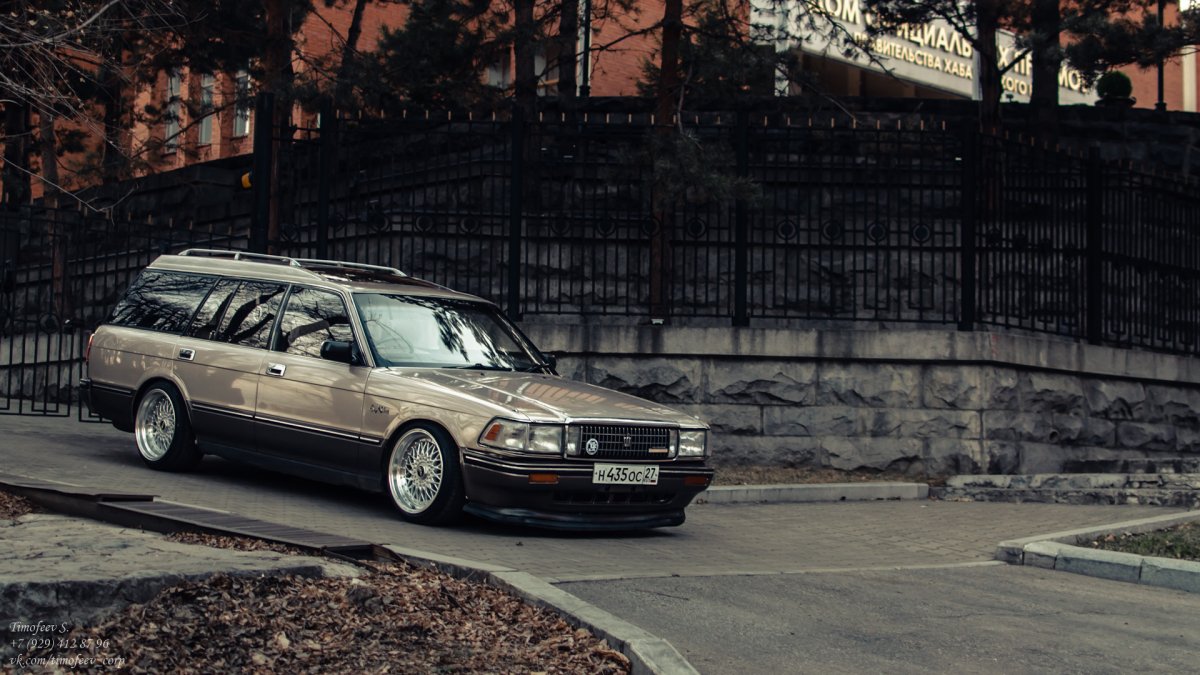 Toyota Crown универсал