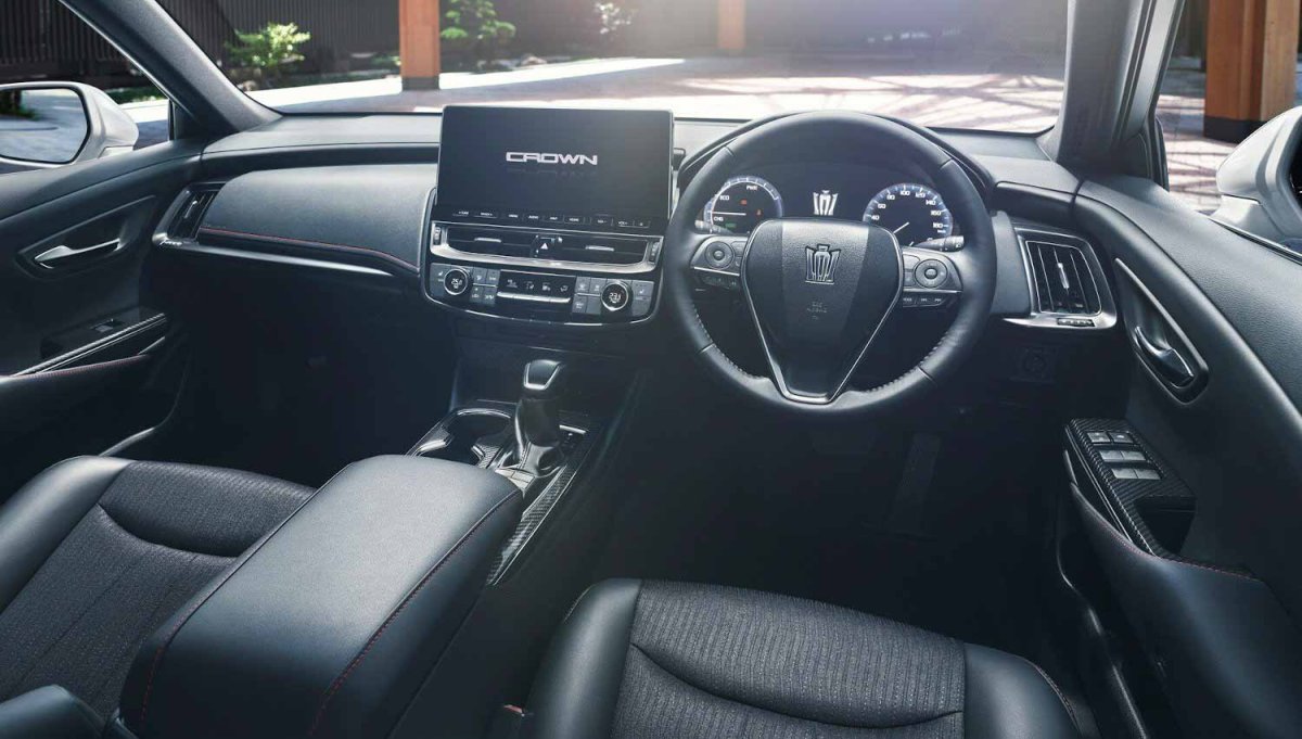 Toyota Crown 2021 салон