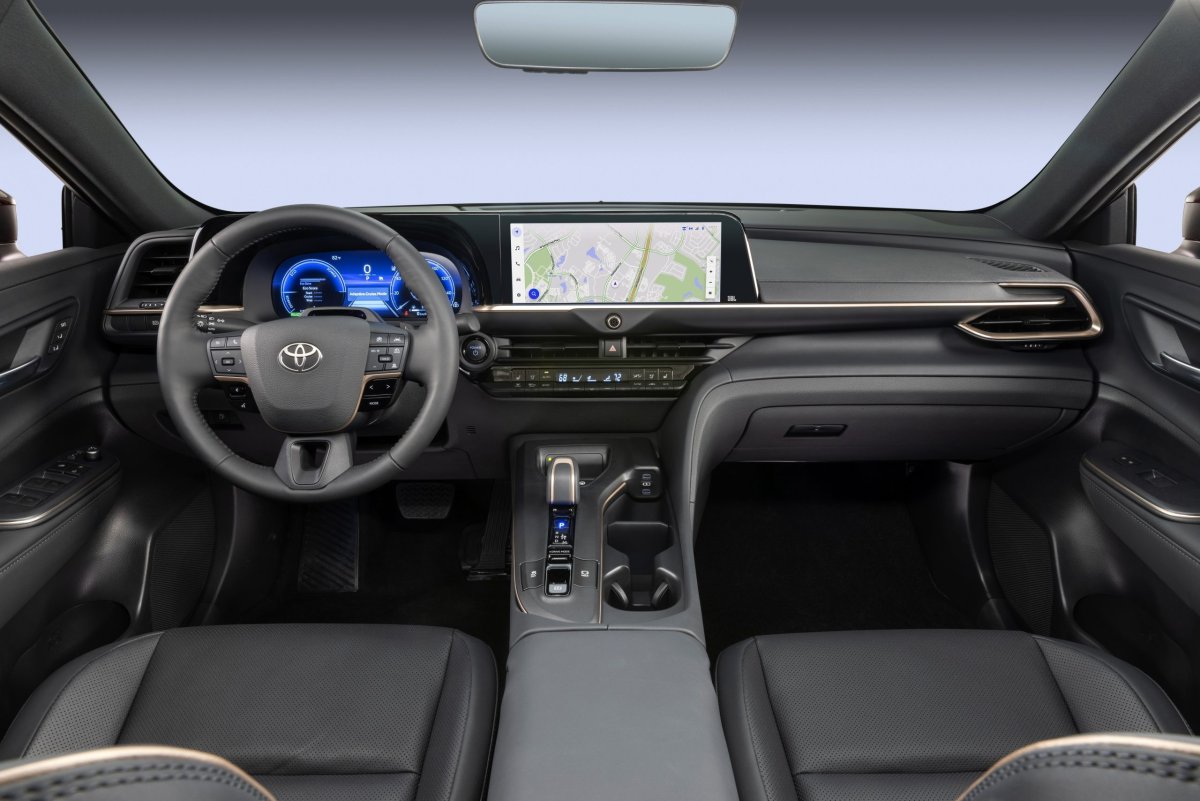 2023 Toyota Crown Platinum
