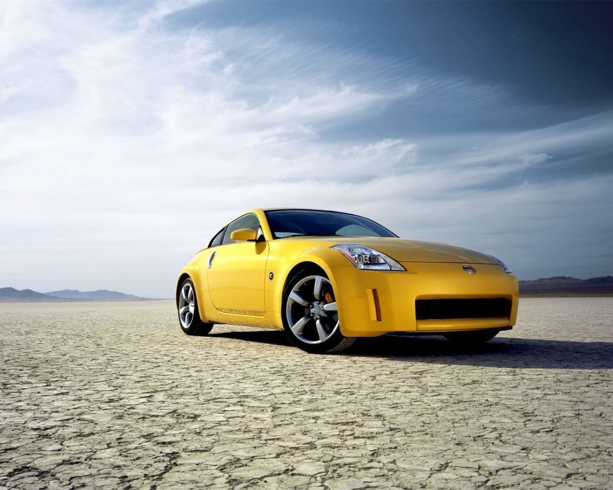 Ниссан 350z желтый