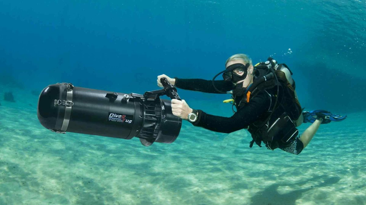 Военный подводный скутер