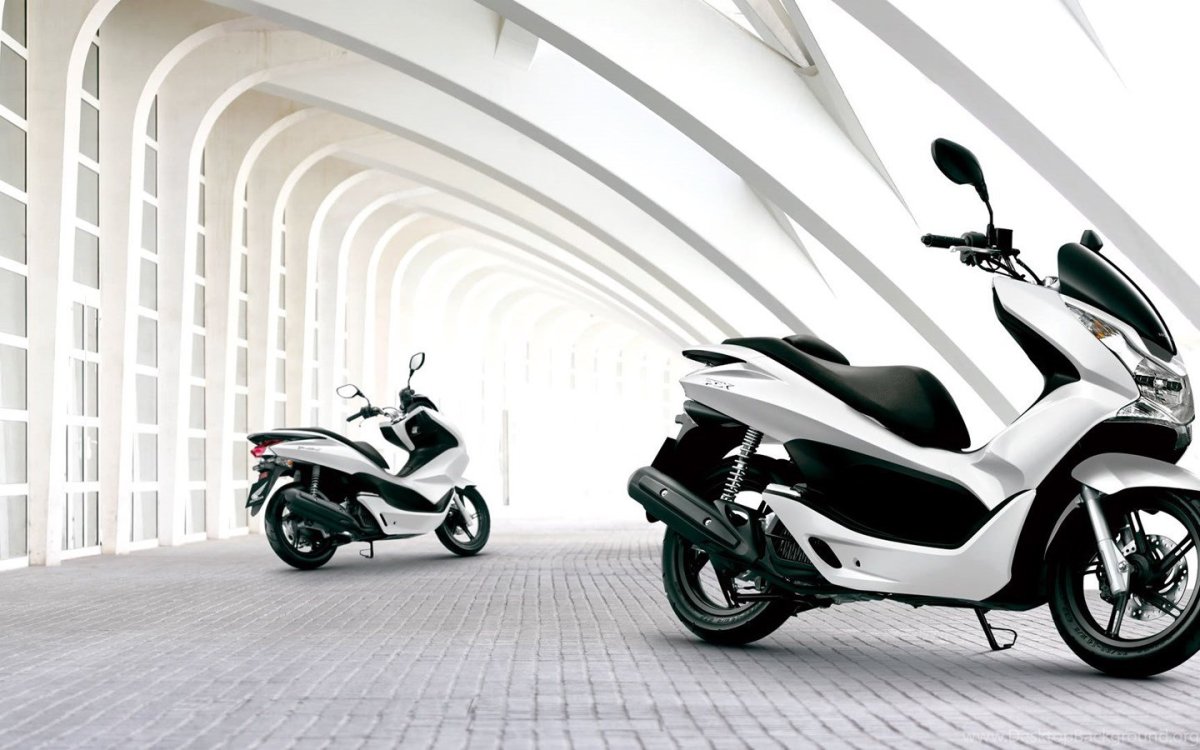 Макси скутер Honda PCX 125