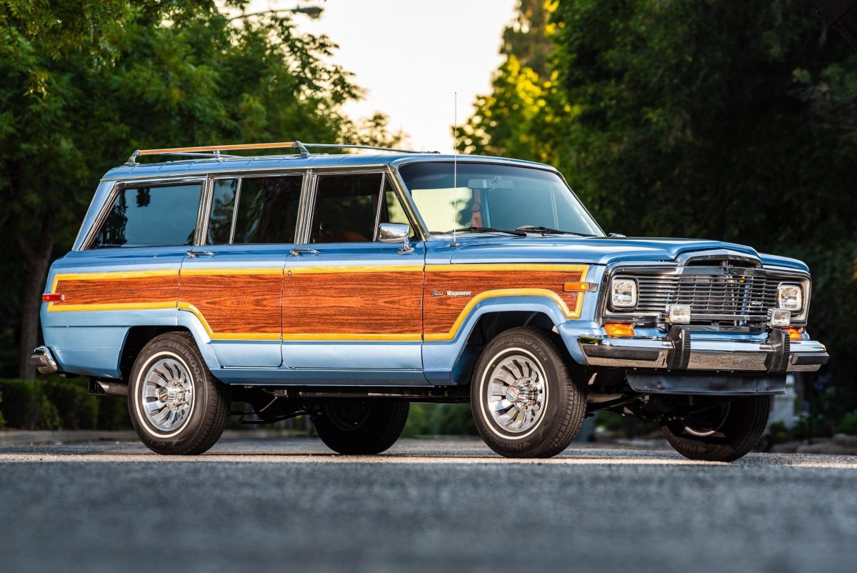 Jeep Grand Wagoneer